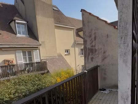 t2 lumineux 52m balcon chartres centre ville