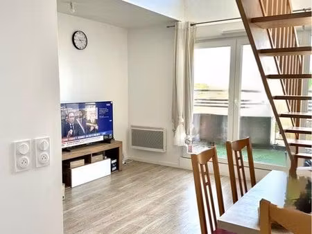 chambre 12 m² avec terrasse dans appartement moderne