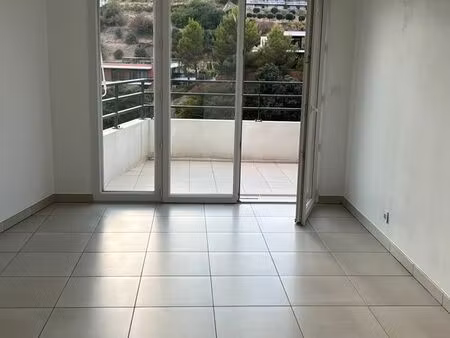 studio 30m2 avec terrasse et garage