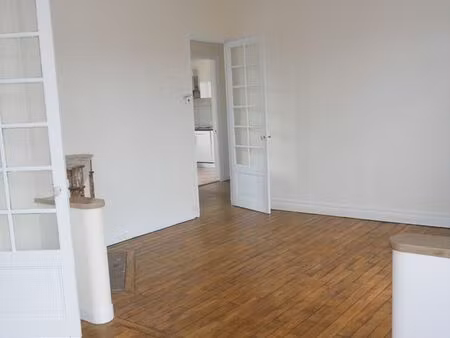 f4 reims hôtel de ville