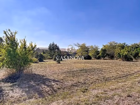 bâtiment agricole avec habitation et grand terrain à vendre aux portes de pézenas  offrant