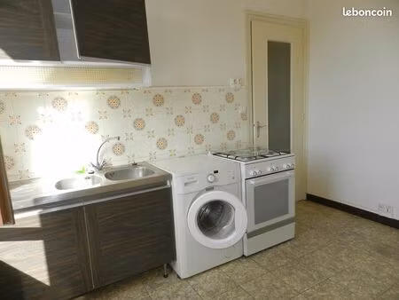 t1 lumineux et traversant bien situe 340