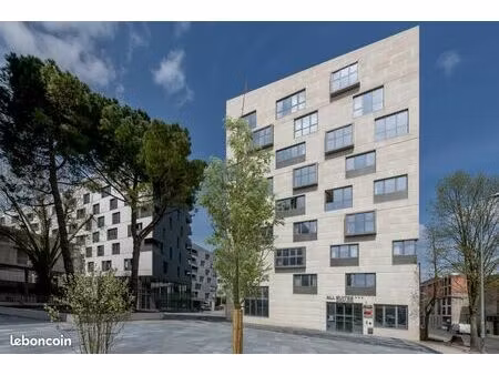 studio 1 pièce 33 m²