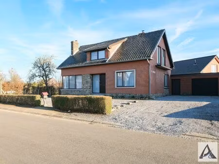 huis te koop in bilzen-hoeselt met 4 slaapkamers