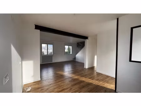 vente maison 6 pièces 106.2 m² à châteauneuf-du-faou (29520)  233 200 €