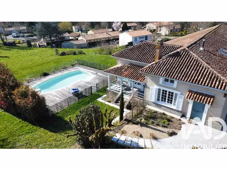 vente ferme 5 pièces 163 m² à esse (16500)  235 000 €