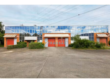 location local commercial