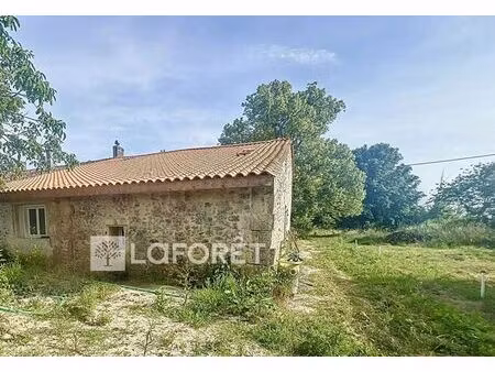 maison en pierre à rénover  beau potentiel !