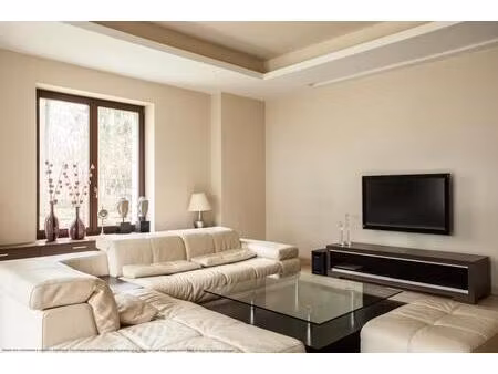 superbe t3 aux avec terrasse de 192m2  proche bordeaux centre