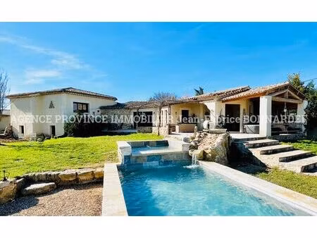 vente maison 6 pièces 268 m² sainte-cécile-les-vignes (84290)