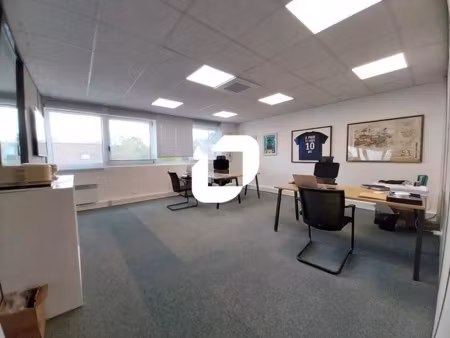 vente local d'activités les essarts le roi 78690