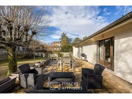 maison rénovée avec jardin