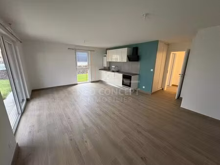 magnifique 3 pièces en rez-de-jardin avec garage  terrasse et parking sis offendorf.