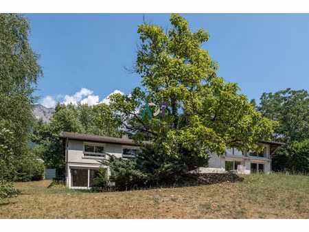 vente maison 9 pièces 286m2 saint-ismier (38330) - 890000 € - surface privée