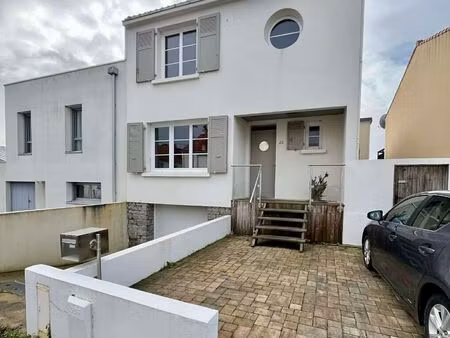 vente maison 5 pièces  91.98m²  la roche