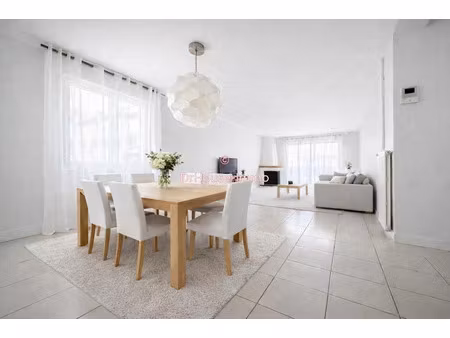 vente maison 4 pièces 136 m² à cenon (33150)  379 000 €