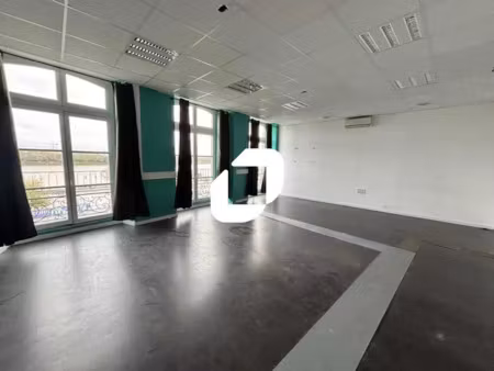 location bureau bordeaux 33300