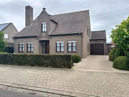 huis te koop in oostrozebeke met 5 slaapkamers