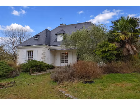 fondettes  maison 5 chambres sur un beau terrain arboré.
