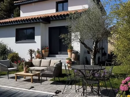 exclusivité villa de standing r+1 -t4 137 m2 parcelle 641 m2 environnement privilégié