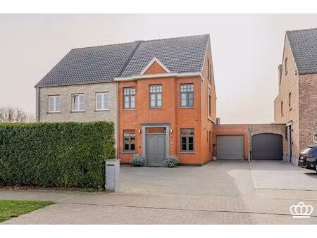 huis te koop in stabroek met 4 slaapkamers