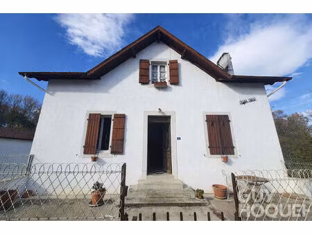 maison de 150 m² avec sous-sol et dépendances terrain de 1000 m² à saint-palais