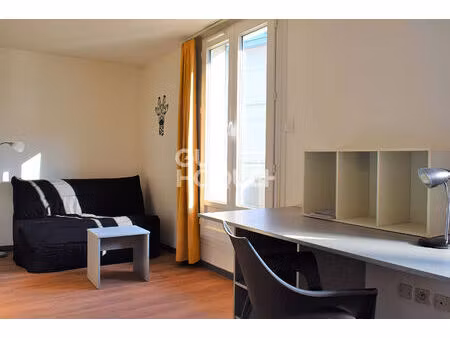 secteur curial : studio avec balcon