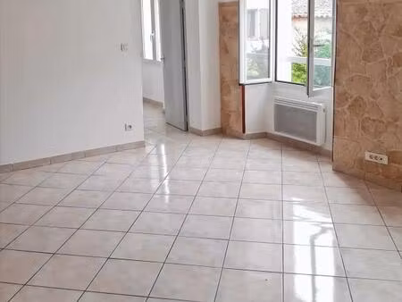 t4 rénové 60 m²  lumineux – 2e étage  les arcs-sur-argens