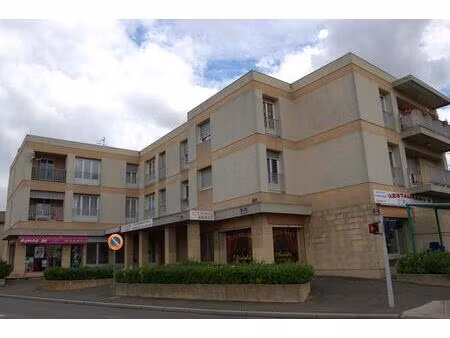 location appartement 4 pièces 79 m² à laudun-l’ardoise (30290)