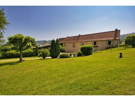 propriété 9 pièces 227 m2 au calme