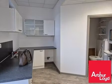 vente bureau 96m2 biarritz 64200 - 448000 € - surface privée