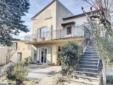 appartement à orange avec jardin et places de stationnement pour une rentabilité immédiate