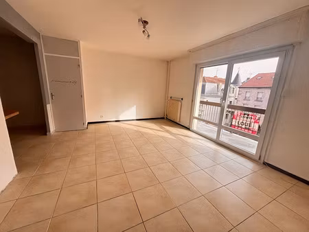 location appartement 3 pièces 45 m² à luxeuil-les-bains (70300)  485 €