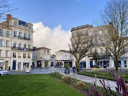 vente immeuble à rochefort (17300) : à vendre / 135m² rochefort