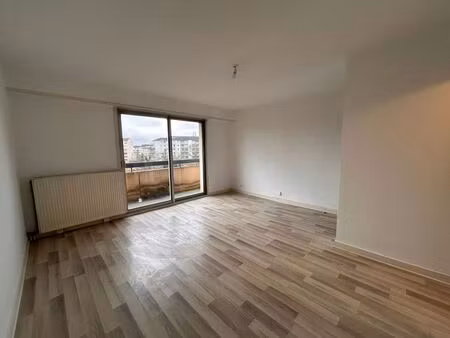 location appartement 2 pièces 41m2 pau 64000 - 590 € - surface privée