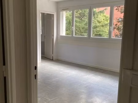 location appartement 4 pièces 69 m² à issoudun (36100)