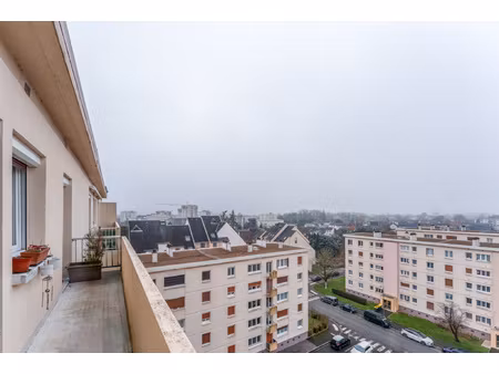 exclusivite appartement dernier etage avec ascenseur 69.64m2