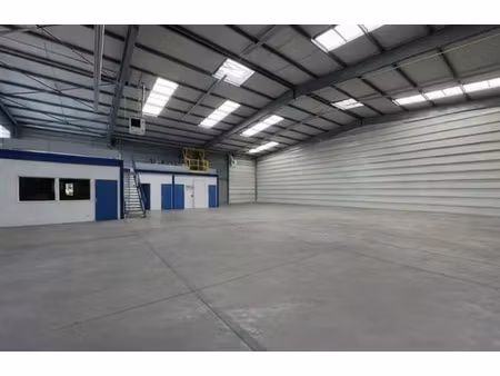 entrepôt à louer au coeur de la zi marcel doret à calais