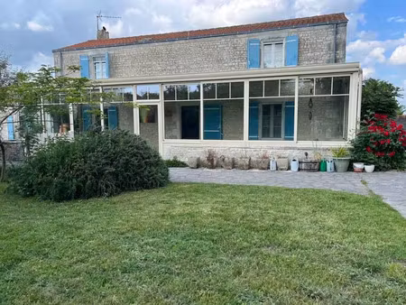 vente maison 9 pièces 204 m² à saint-xandre (17138)  488 250 €