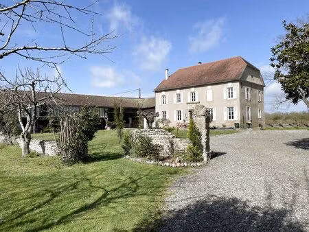 exclusivité propriété de charme avec piscine & vue pyrénées