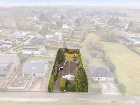 à vendre à meise  maison de plain-pied avec 3 chambres.