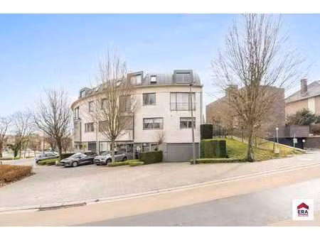 appartement duplex spacieux avec 3 chambres et terrasse