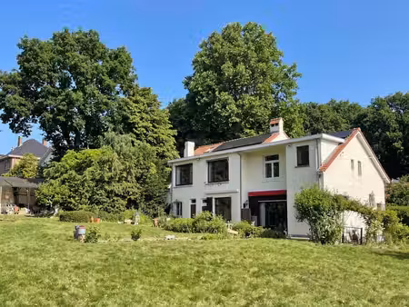 maison à rénover sur une magnifique terrain de 32 ares
