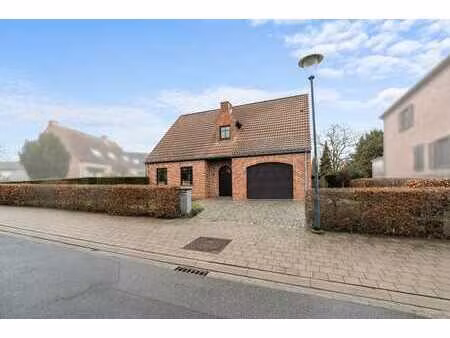 villa spacieuse avec grand jardin à diegem