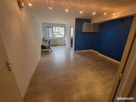 grand studio 41m2 calme et idéalement situé en plein 12e arrondissement