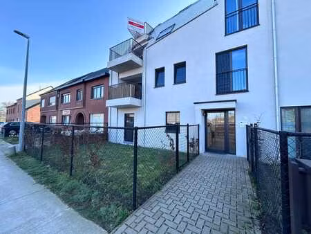 gelijkvloers appartement te huur met tuin en terras