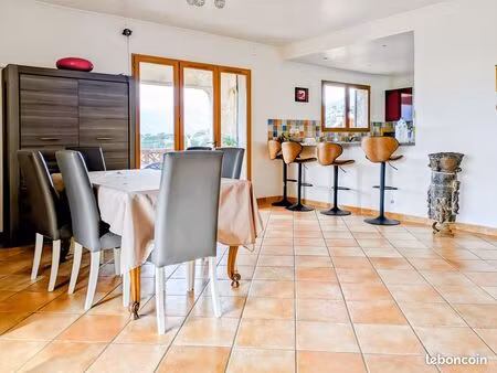 villa 4 pièces 141 m²