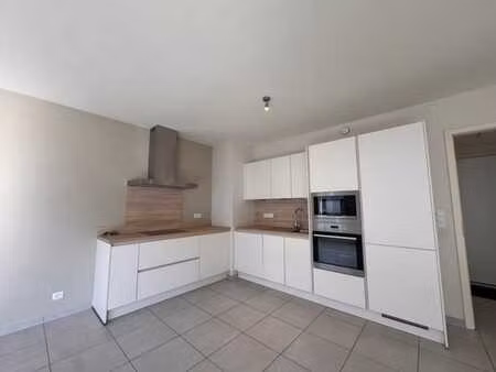 appartement 1 chambre avec terrasse au centre de libramont