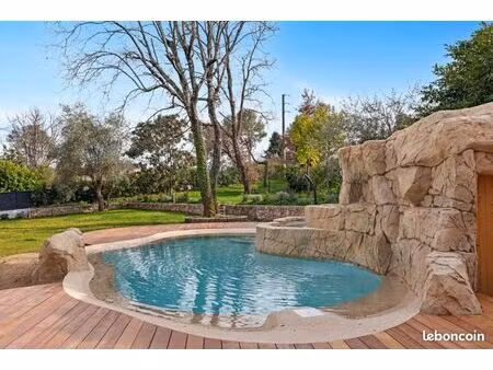 maison 210 m2 avec piscine exceptionnelle