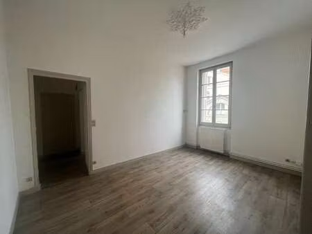 location appartement 3 pièces à saumur (49400) : à louer 3 pièces / 62m² saumur